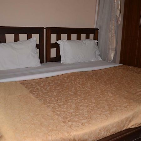 Cosy Garden Guesthouse Кисуму Экстерьер фото